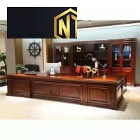 Bàn giám đốc sang trọng nổi bật